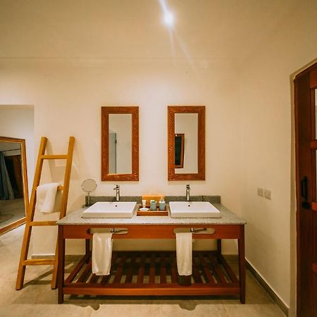 Kivuli Beach Resort ปาเยอ ภายนอก รูปภาพ